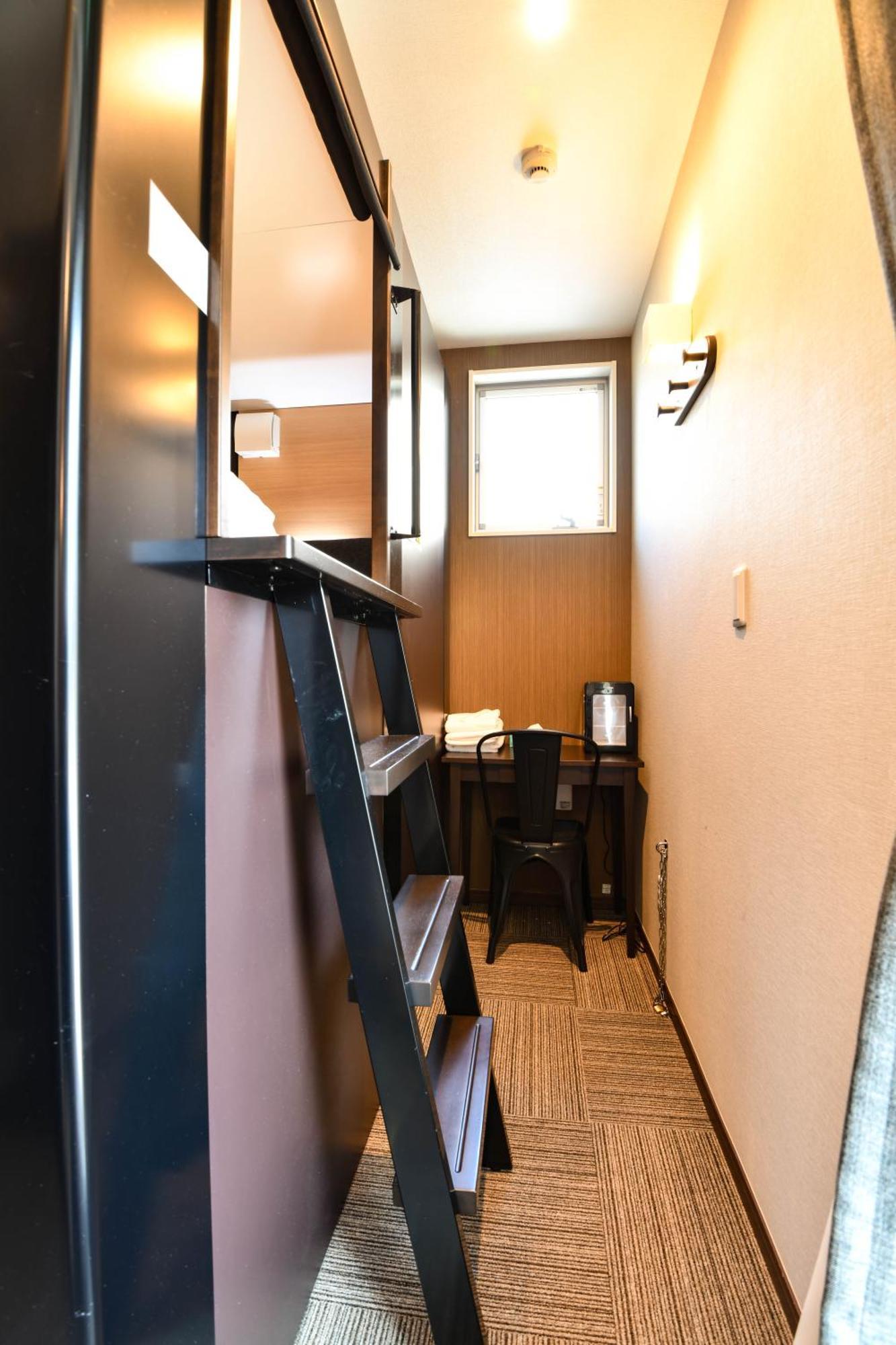 H2o Otorii - Male Only Hostal